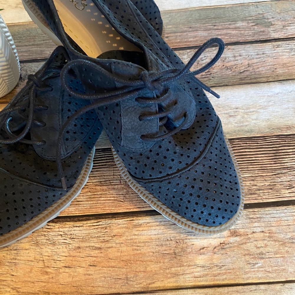 CLARKS Somerset Black Leather Perforated Flats 10 - Picture 2 of 6